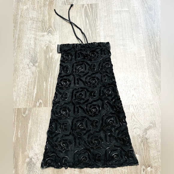 LES TOUT PETITS**Black Velvet Embellished Elegant Party Dress**Size 8 $189 - Picture 4 of 4